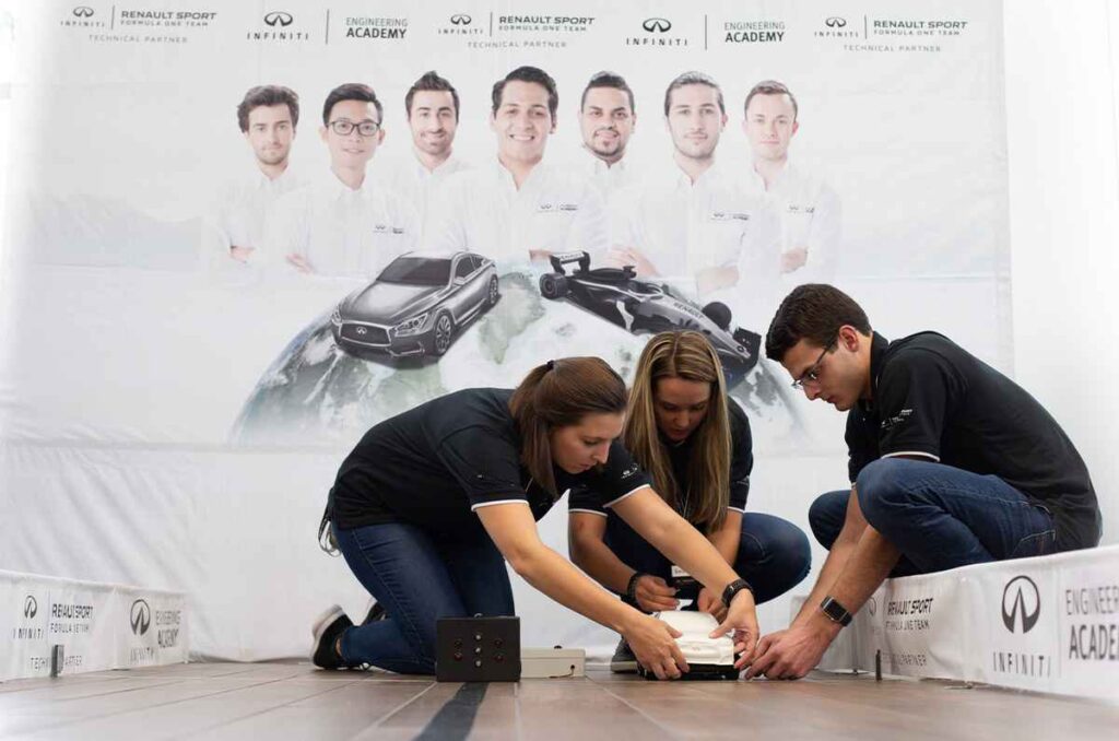 INFINITI: mujeres en la ingeniería automotriz 1