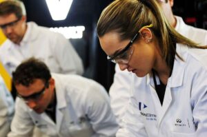 INFINITI: mujeres en la ingeniería automotriz