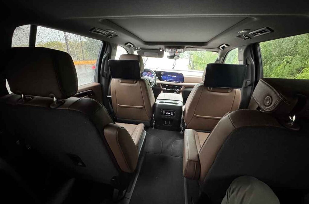 Chevrolet Suburban 2025 0