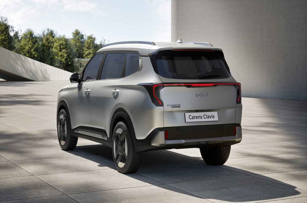 <strong>Kia Carens Clavis EV</strong> 1
