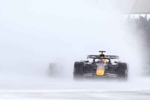 Verstappen quinto en Gran Bretaña
