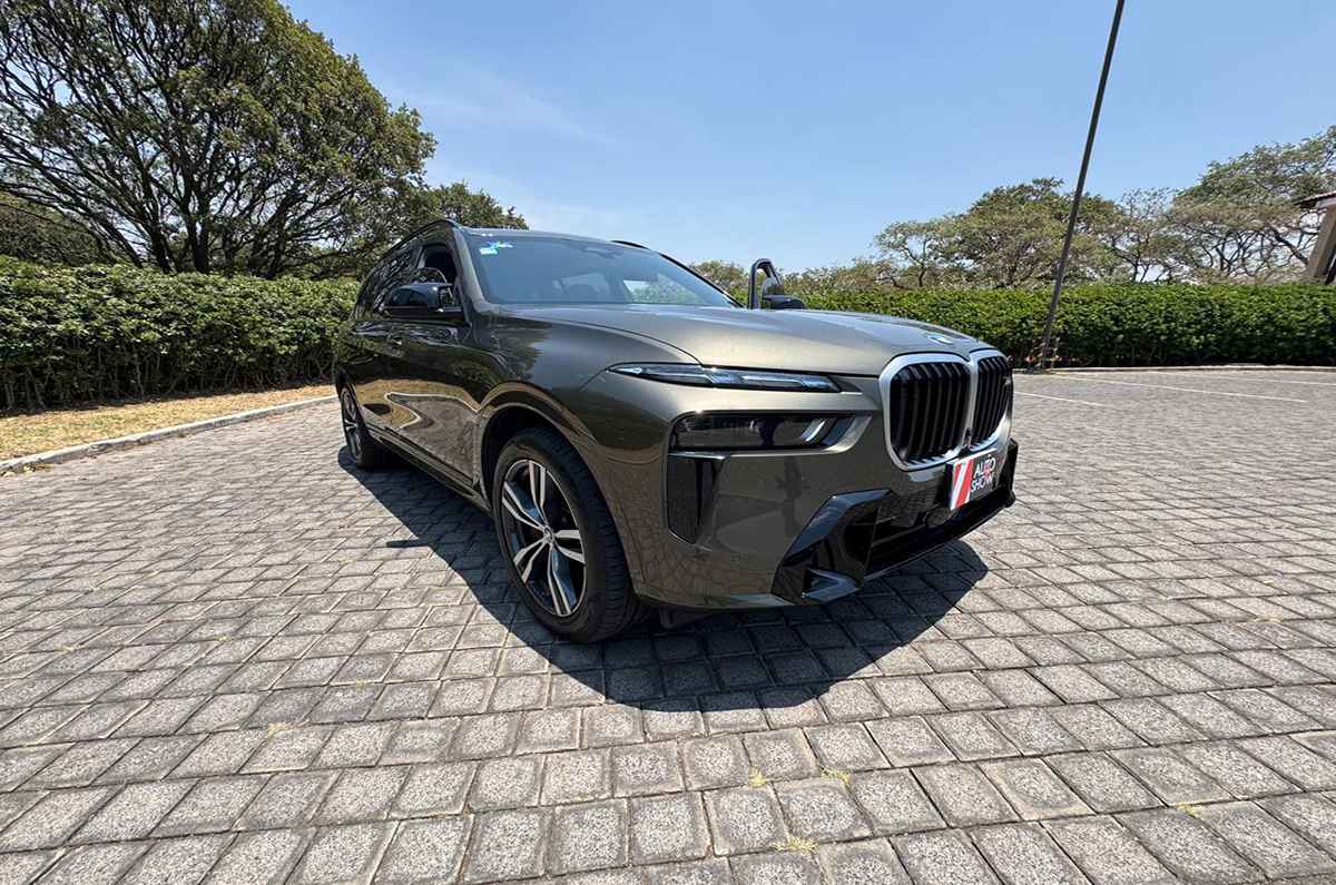 BMW X7 M60i