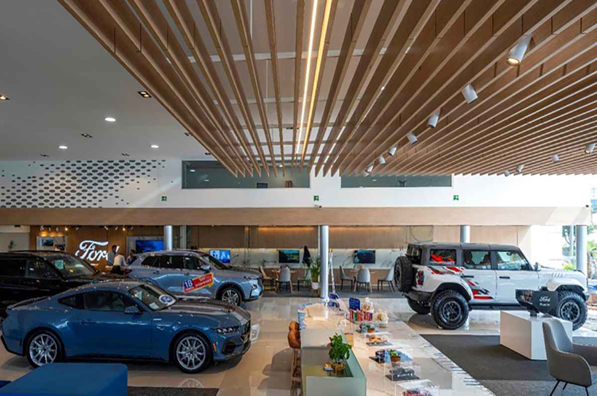 Ford platica el nacimiento del crédito automotriz