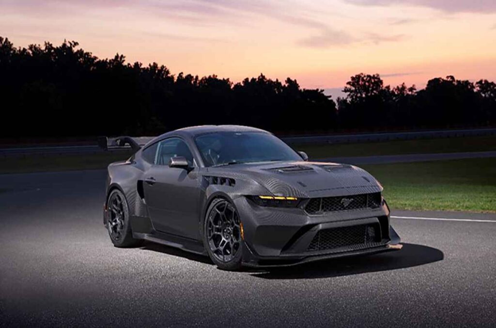 Ford Mustang GTD Liquid Carbon 2