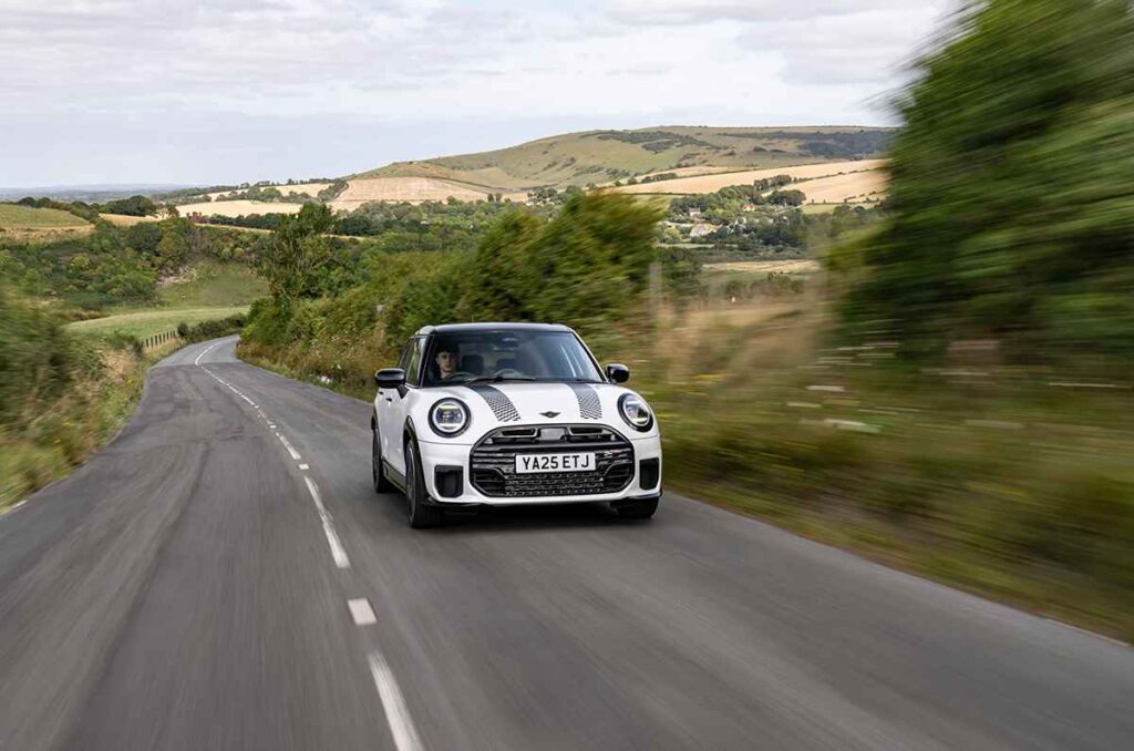 MINI Cooper S 5 puertas en acabado J C W 0