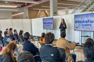 Ford gradúa a la 2da generación de IT Academy