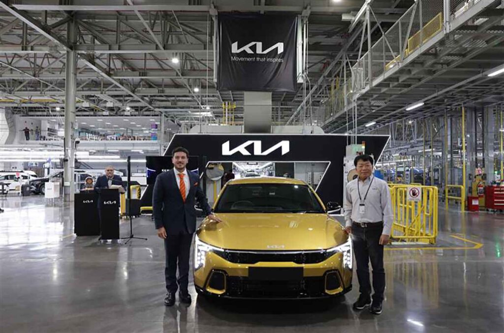 Kia México comienza exportación del K4 1