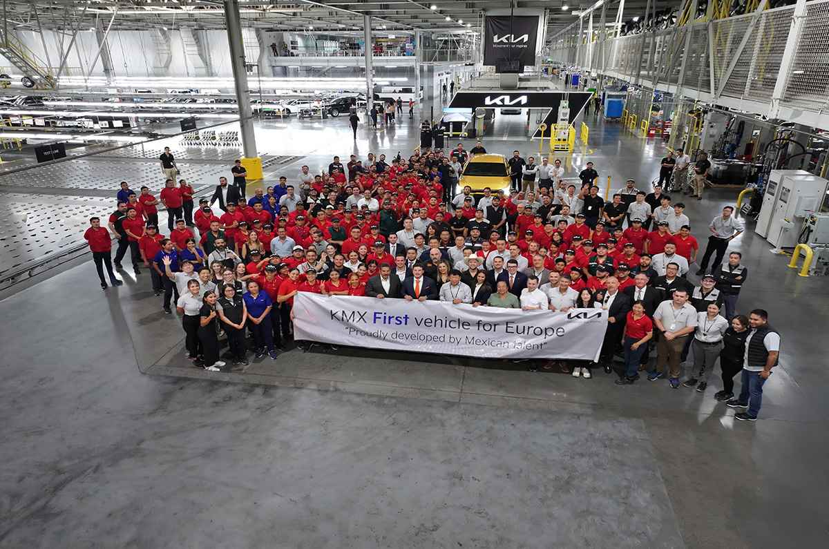 Kia México comienza exportación del K4