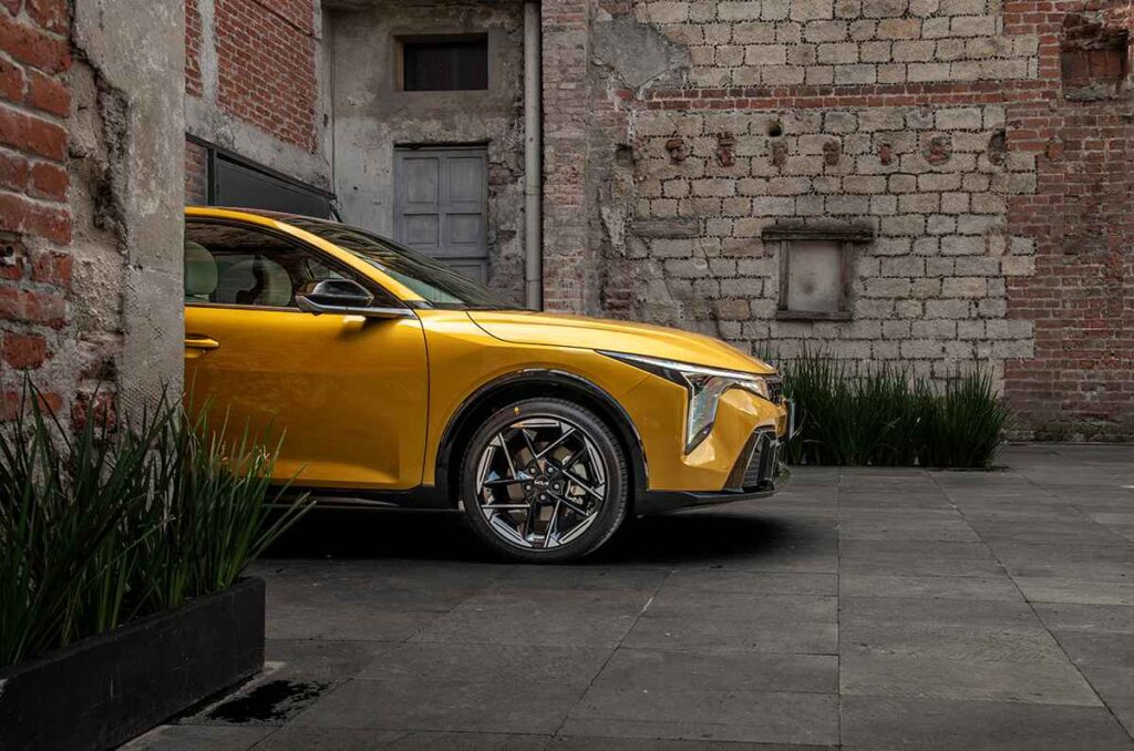 Kia México comienza exportación del K4 0