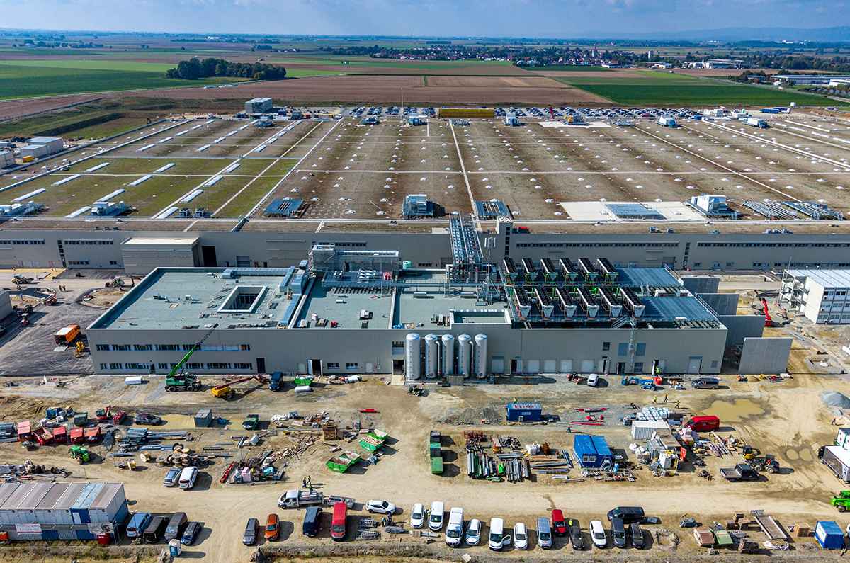 BMW inaugura Centro de Energía