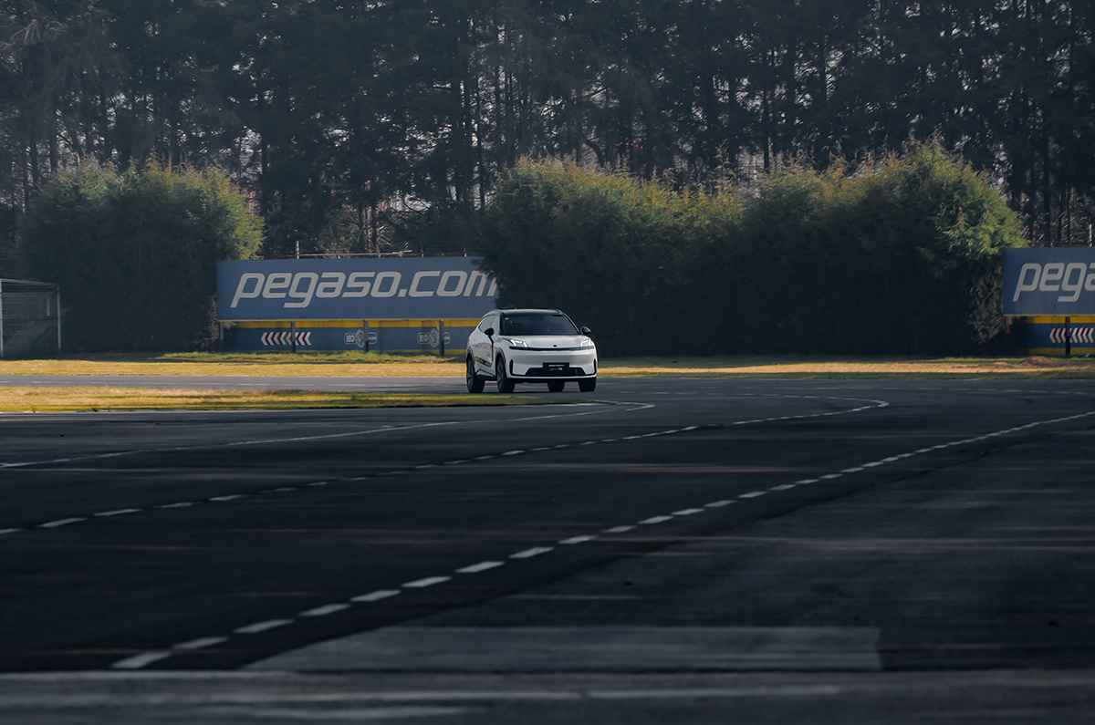 <strong>Lynk & Co 08 establece un Récord Guinness</strong>