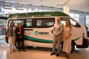 Nissan dona unidad a APAC