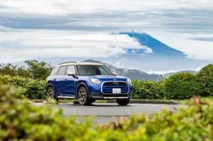 MINI Countryman D en el Monte Fuji