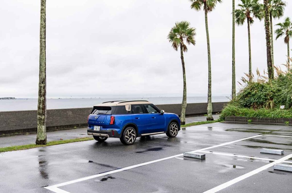 MINI Countryman D en el Monte Fuji 0