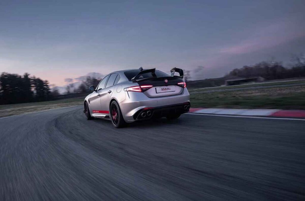 Alfa Romeo Giulia Quadrifoglio Luna Rossa 0