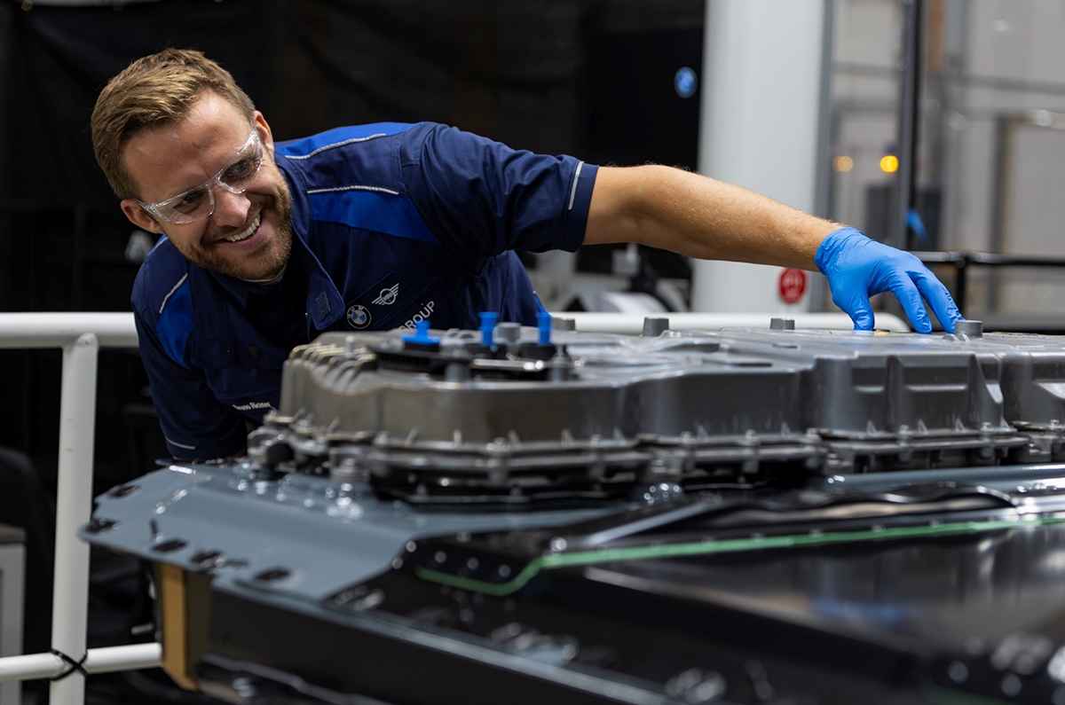 BMW Group ensambla baterías de alta tensión